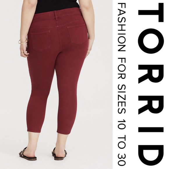 ❌SOLD❌ Torrid Cropped Jegging – Red Wash - Picture 2 of 4